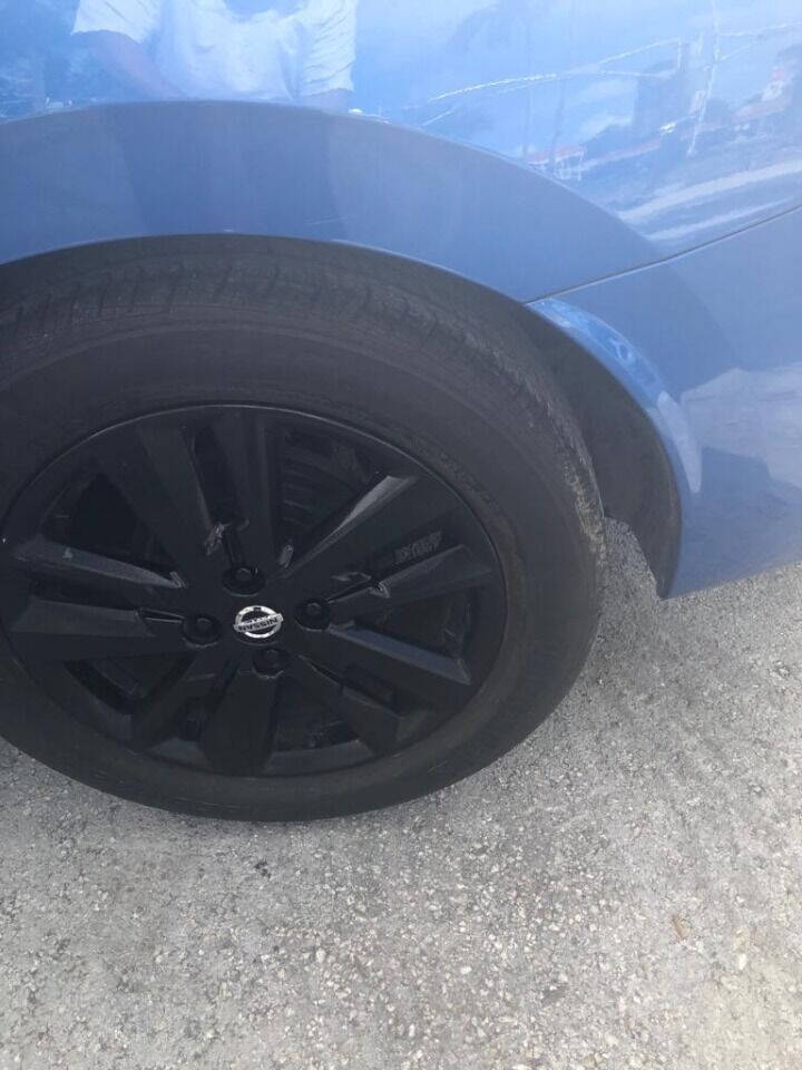 2021 Nissan Versa Sedan - $17,500