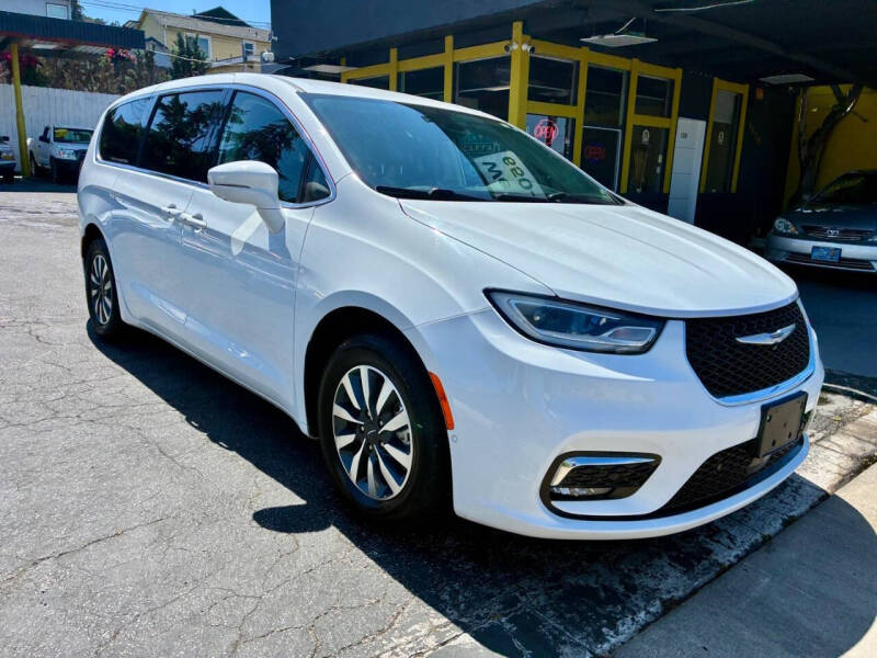 2022 Chrysler Pacifica Hybrid Touring L