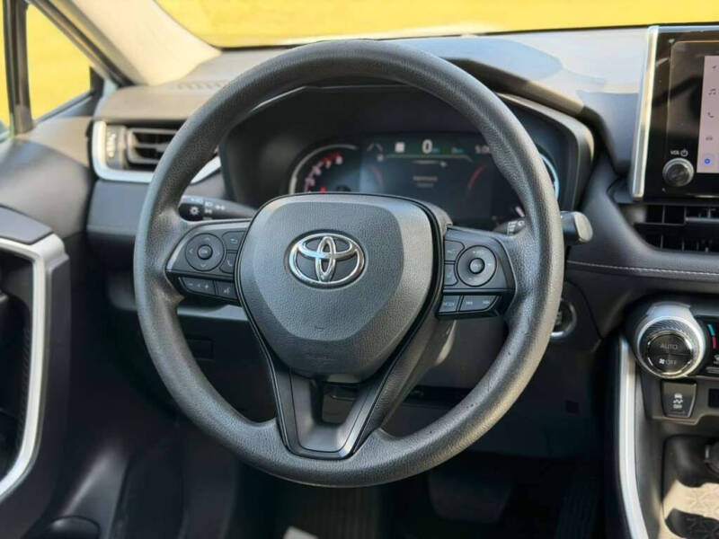 2023 Toyota RAV4 XLE