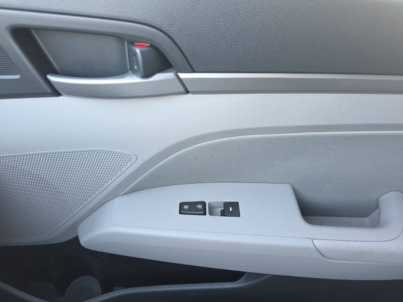 2018 Hyundai Elantra