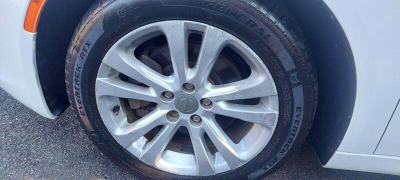 2016 Chrysler 200 Limited