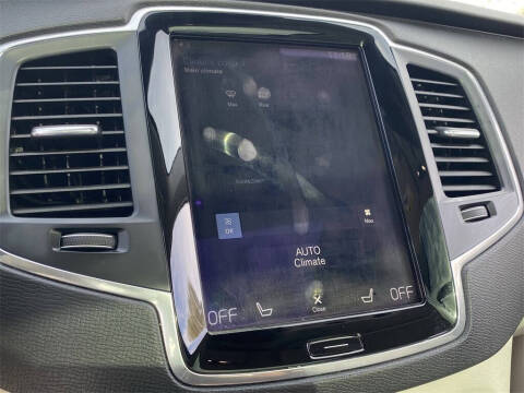 2016 Volvo XC90 T5 Momentum