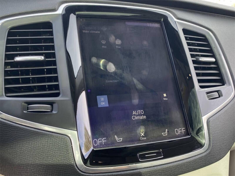 2016 Volvo XC90 T5 Momentum