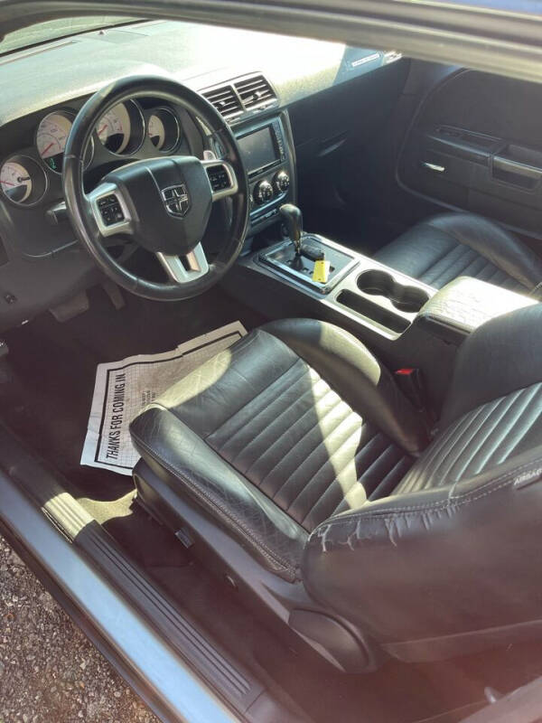 2013 Dodge Challenger SXT Plus