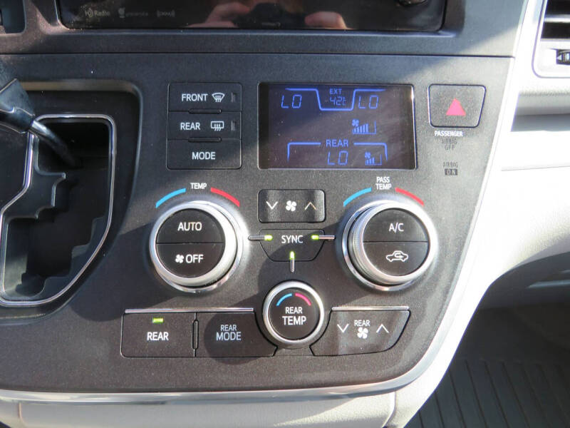 2017 Toyota Sienna LE 7-Passenger