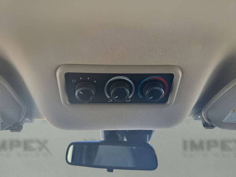 2025 Chevrolet Express LT 3500