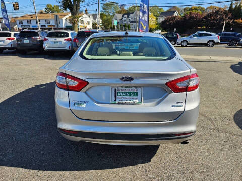 2014 Ford Fusion SE