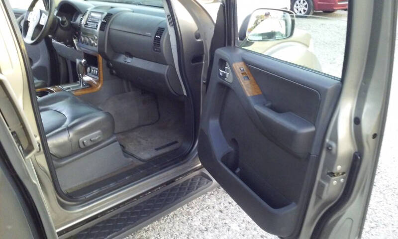 2006 Nissan Pathfinder LE