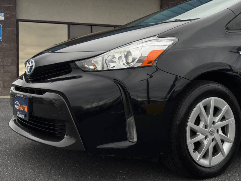 2017 Toyota Prius v Four