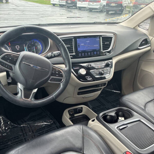 2017 Chrysler Pacifica Touring-L Plus
