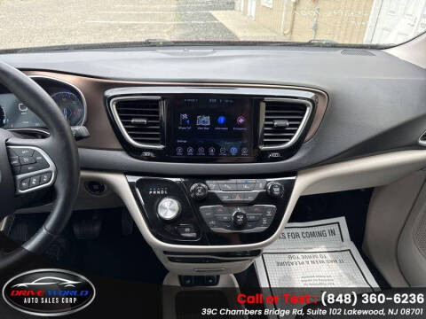 2017 Chrysler Pacifica Touring-L Plus