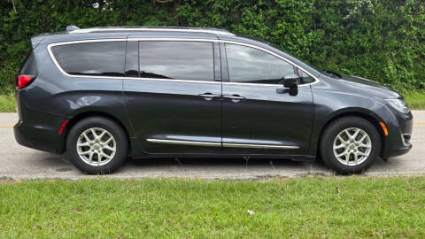 2020 Chrysler Pacifica Touring L