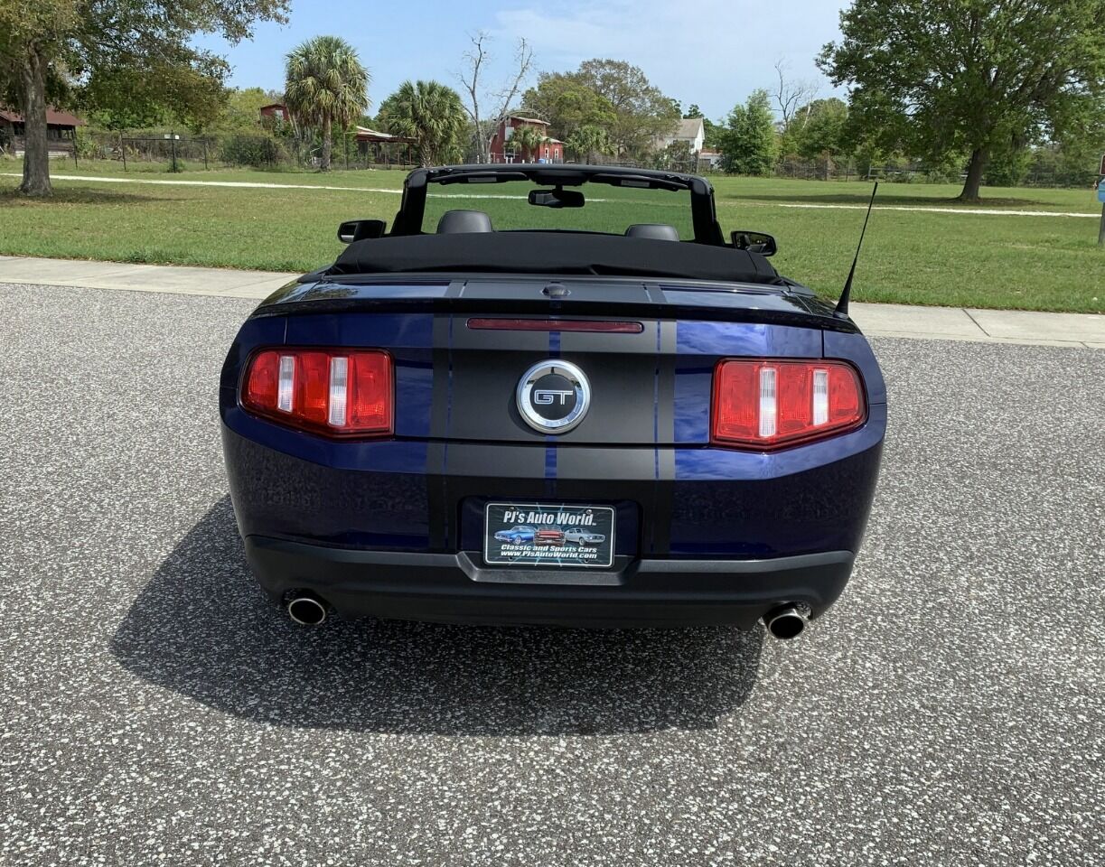 2010 Ford Mustang 21