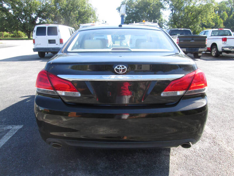 2011 Toyota Avalon Limited photo 5