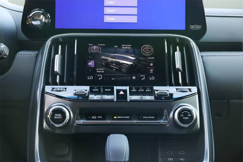 2025 Lexus LX 700h F SPORT Handling