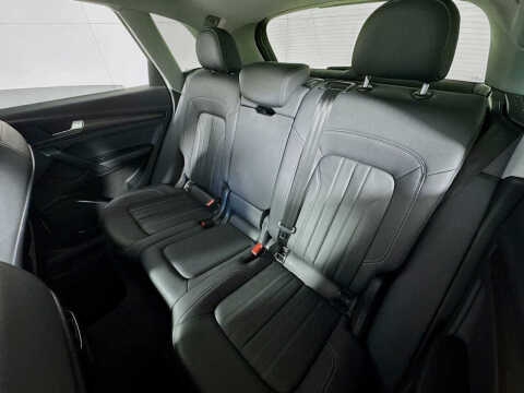 2022 Audi Q5 quattro Premium 40 TFSI