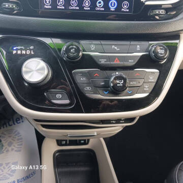 2017 Chrysler Pacifica Touring-L