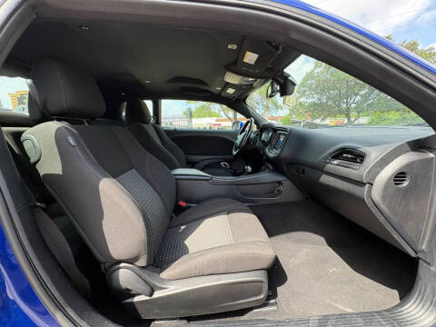 2021 Dodge Challenger SXT