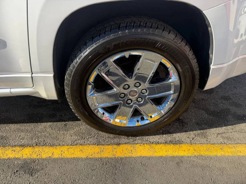 2016 GMC Acadia Denali