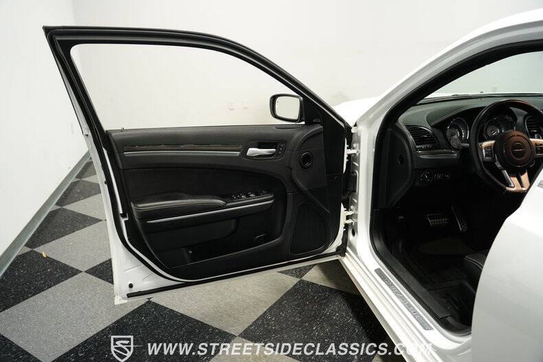 2012 Chrysler 300 SRT8