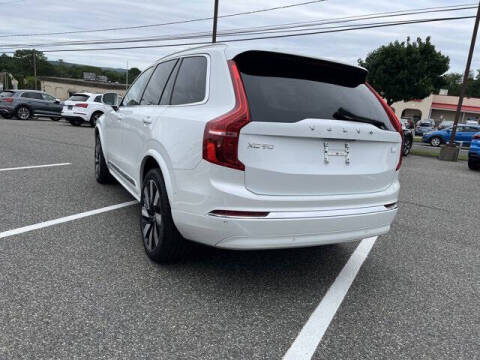 2024 Volvo XC90 Recharge T8 Ultimate Bright Theme 7P