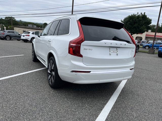 2024 Volvo XC90 Recharge T8 Ultimate Bright Theme 7P