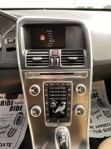 2016 Volvo XC60 T5 Drive-E Premier