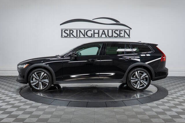 2024 Volvo V60 Cross Country B5 Plus