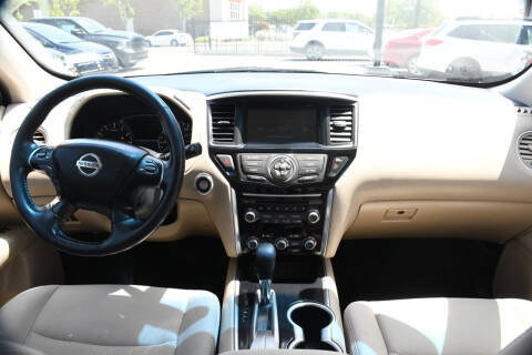 2017 Nissan Pathfinder SV