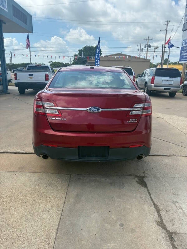 2015 Ford Taurus SEL