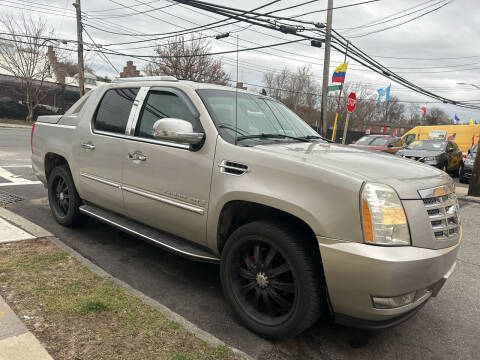 2007 Cadillac Escalade EXT for sale at Deleon Mich Auto Sales in Yonkers NY