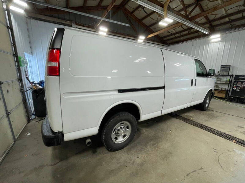 2023 Chevrolet Express 2500