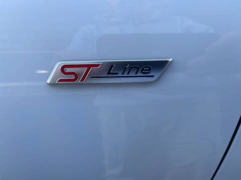 2025 Ford Escape Hybrid ST-Line Select