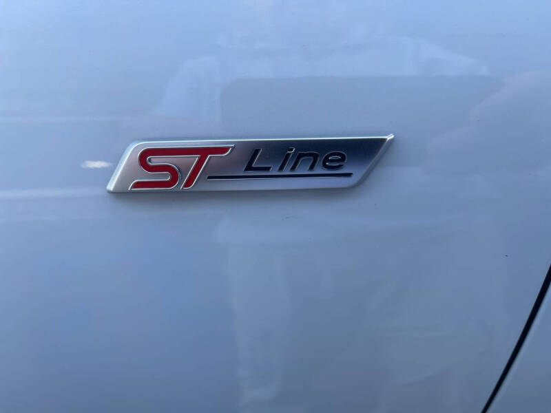 2025 Ford Escape Hybrid ST-Line Select