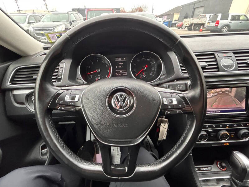2017 Volkswagen Passat 1.8T R-Line