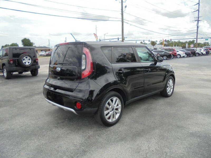 2017 Kia Soul +