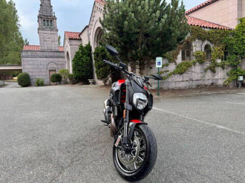 2015 Ducati DIAVEL CARBON