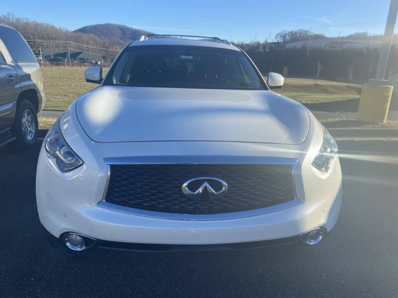 2017 Infiniti QX70
