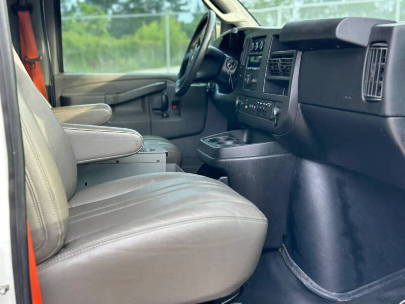 2017 Chevrolet Express 2500