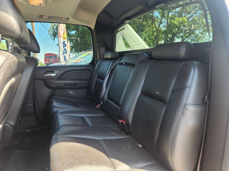 2013 Chevrolet Avalanche LTZ Black Diamond