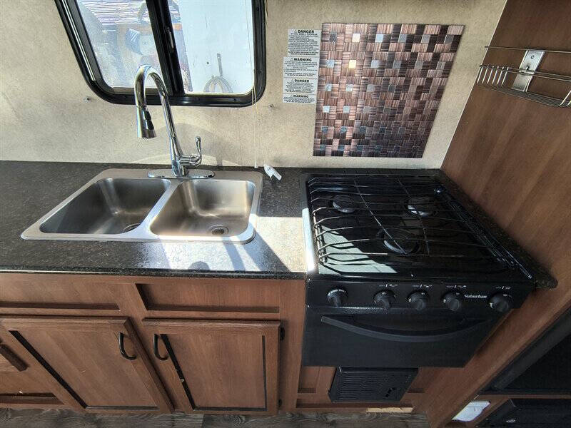 2015 Pacific Coachworks POWERLITE 19EX