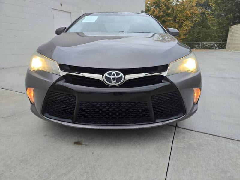 2015 Toyota Camry SE photo 8