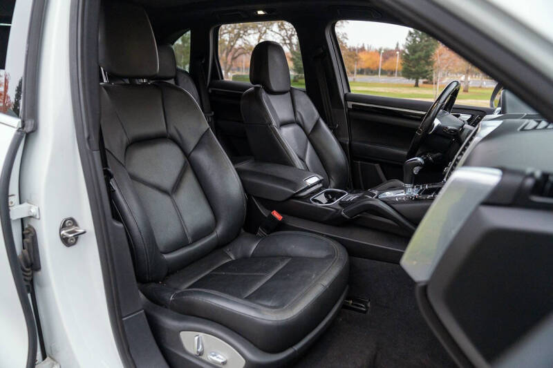 2013 Porsche Cayenne S