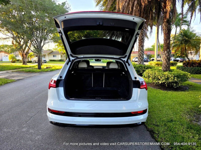 2021 Audi e-tron quattro Premium