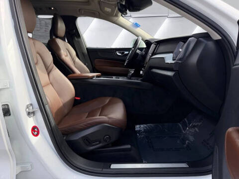 2018 Volvo XC60 T6 Momentum