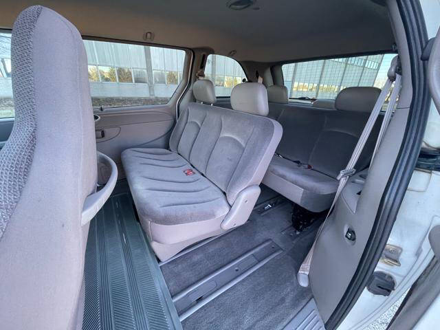 2003 Dodge Caravan SE