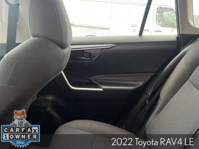 2022 Toyota RAV4 LE