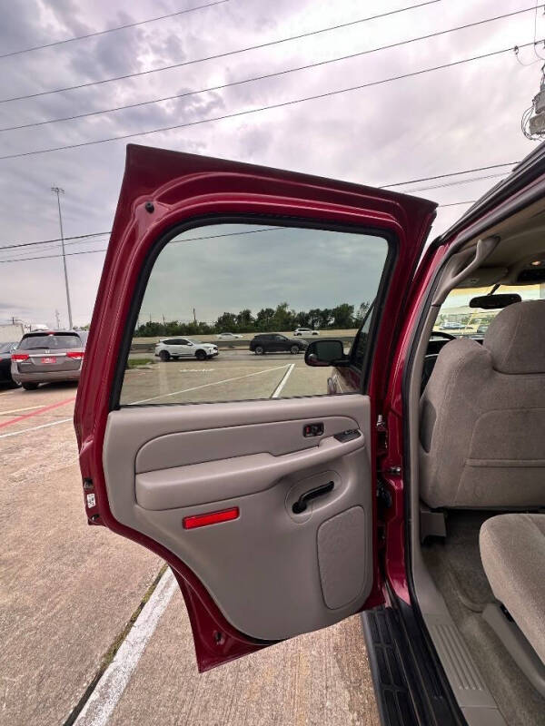 2004 Chevrolet Tahoe LS
