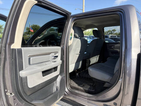 2017 RAM 1500 SLT