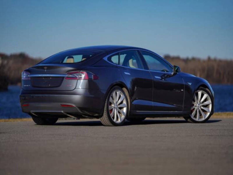2015 Tesla Model S P85D's photo